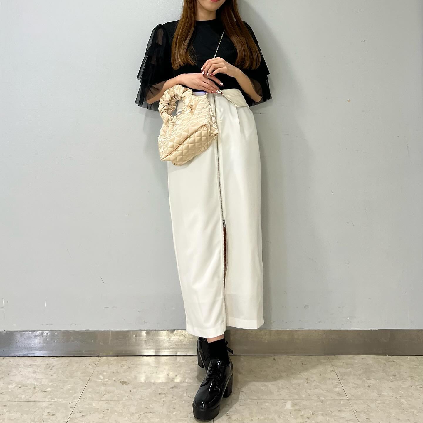 コーディネート売り SHINY SATIN GATHER WIDE PANTS｜CONVERSE TOKYO (コンバース
