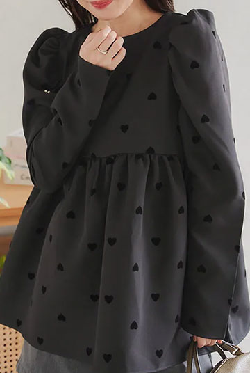 フロッキードットブラウス