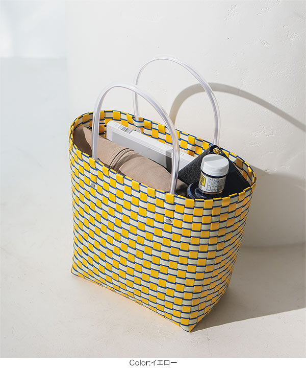 マルチカラー編み込みかごバッグ 花飾り付きマルチカラー編み込みカゴバッグ ショルダー型|カゴバッグ