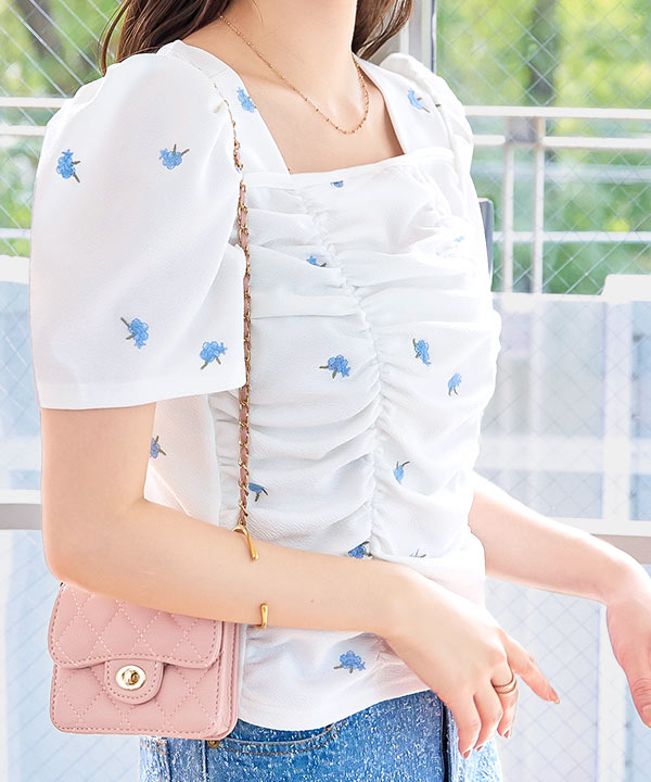 ヴィンテージ フラワー刺繍 シャーリング ブラウス セール】フラワー刺繍シャーリングプルオーバー（シャツ