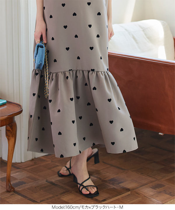 フロッキードットマキシワンピース [E3390]の商品レビュー一覧ページ