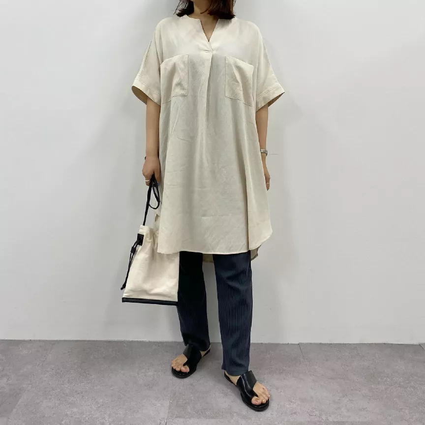 AKARIの最新コーディネート