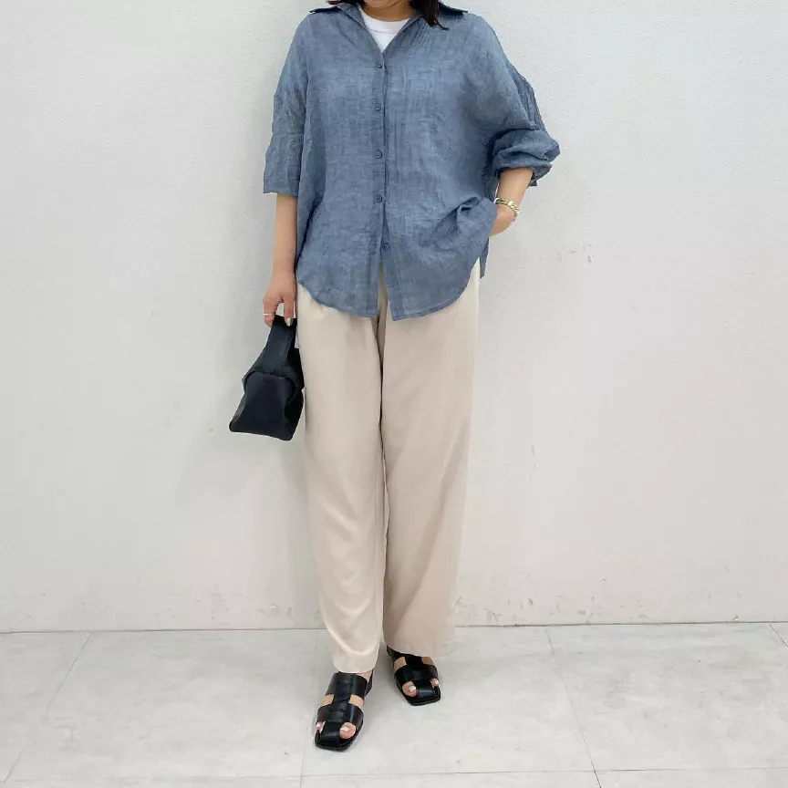 AKARIの最新コーディネート