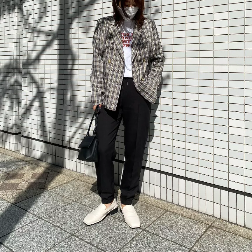 AKARIの最新コーディネート