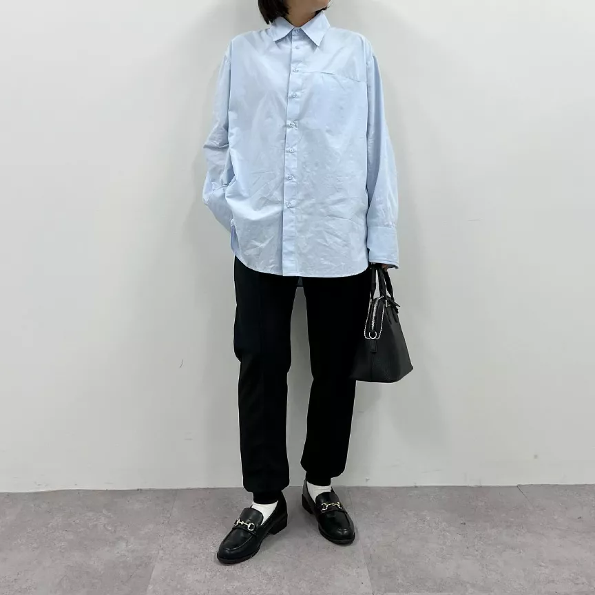 AKARIの最新コーディネート