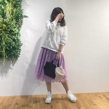 やの最新コーディネート