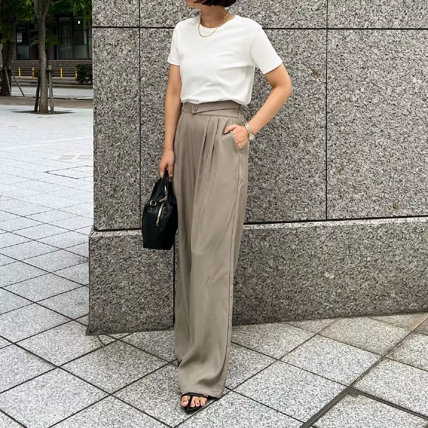 AKARIの最新コーディネート