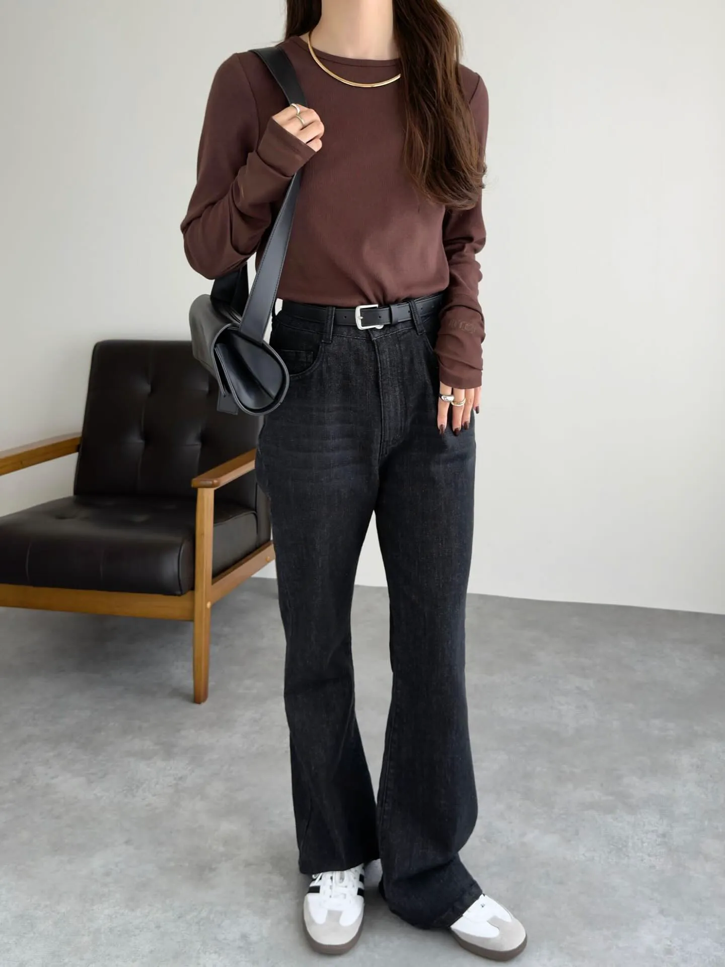 m4145を着用している女性