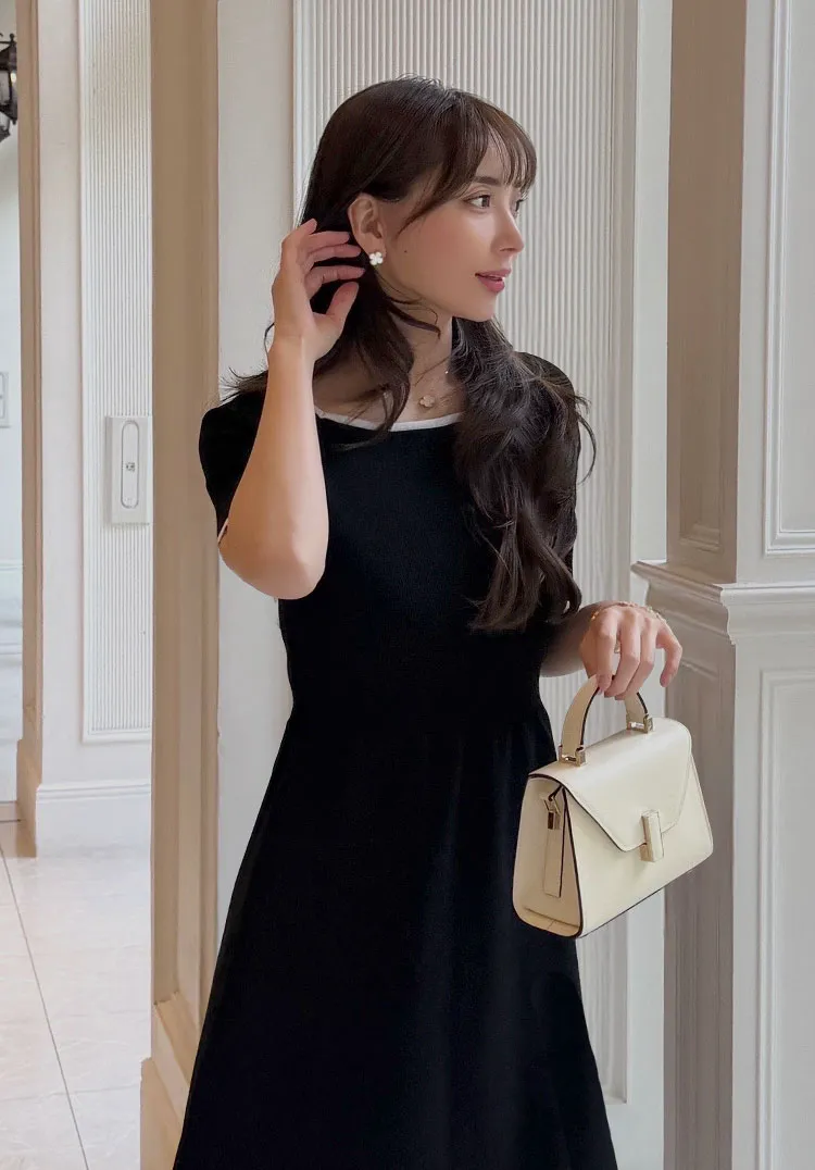 大人気インフルエンサー・岡部あゆみさん×神戸レタスのコラボアイテム