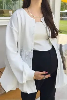 スタイルアップ効果抜群の女性らしいお出かけコーデに◎