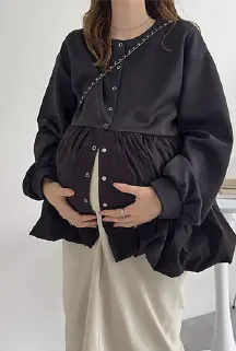 スタイルアップ効果抜群の女性らしいお出かけコーデに◎