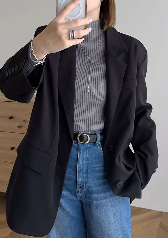 ���̃W���P�b�g�ɃO���[�̃^�[�g���j�b�g�ƃf�j���p���c���R�[�f�B�l�[�g���������̉摜