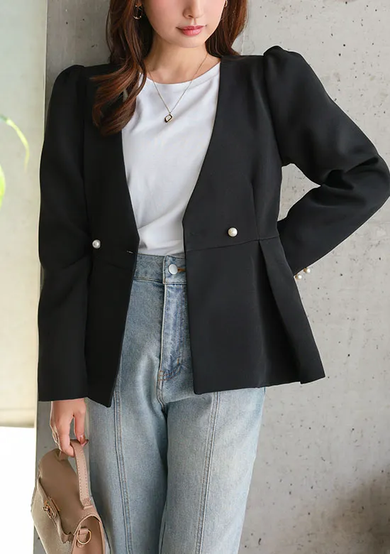 ���̃W���P�b�g�ɔ��̃���T�ƃf�j���p���c���R�[�f�B�l�[�g���������̉摜