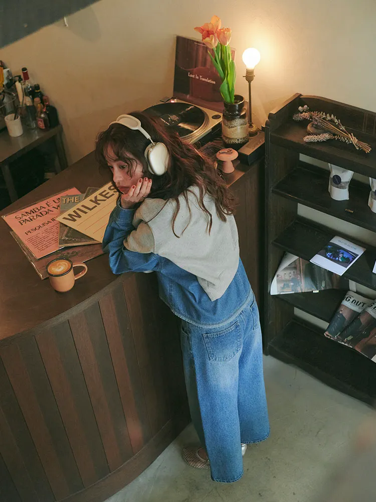 トレンドアイテムを着た女性