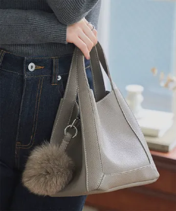 ファーチャーム付きスクエアバッグ [B1650]