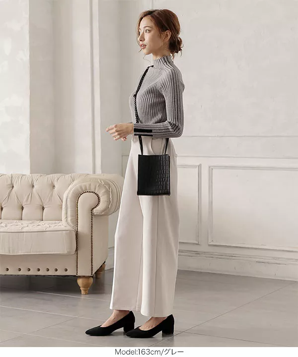 PINUE ラインニットトップス オーバーサイズ ゆったり 近年モデル 23年 PINUE ラインニットトップス オーバーサイズ ゆったり 近年モデル 23年