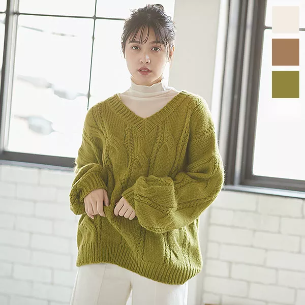 24年✨美品✨ガリャルダガランテ バックスリットVニット ピンク 骨格ストレート Te chichi（テチチ）の「【大人の洗練カラーニット】衿裏配色V