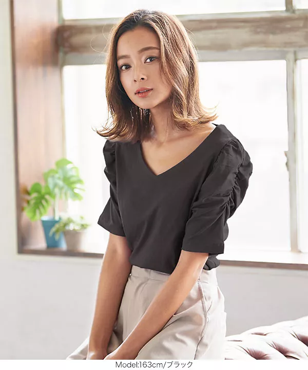 ギャザースリーブVネックTシャツ [C4607]   　 | トップス全品送料無料！9/11(金)18:00〜9/14(月)朝11:59まで