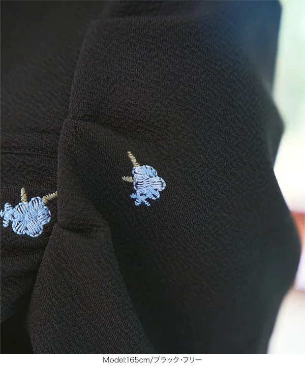 フラワー刺しゅうシャーリングプルオーバー [C7457] - レディース