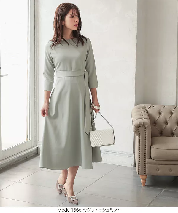 美品　Rene basic フィットアンドフレアー ワンピース 美品 Rene basic フィットアンドフレアー ワンピース フィット