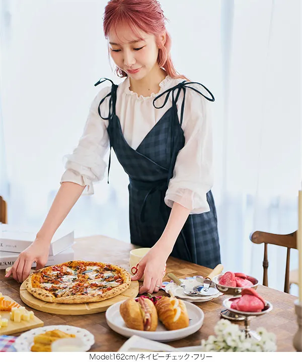 双松桃子さんコラボ ]ショルダーリボンカシュクールエプロン [E3487