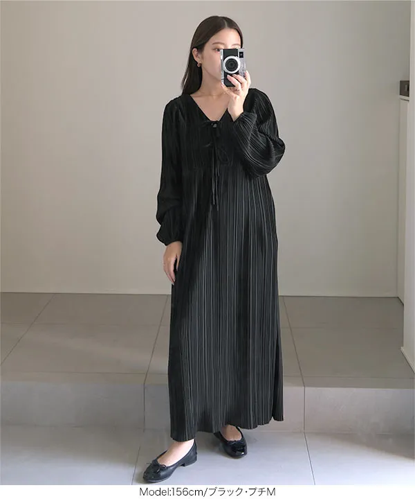 新品未使用❣️Toh トー プリーツワンピース プリーツドレス 黒 yuiさんコラボ ]前後2way長袖プリーツワンピース [E3536] - レディース