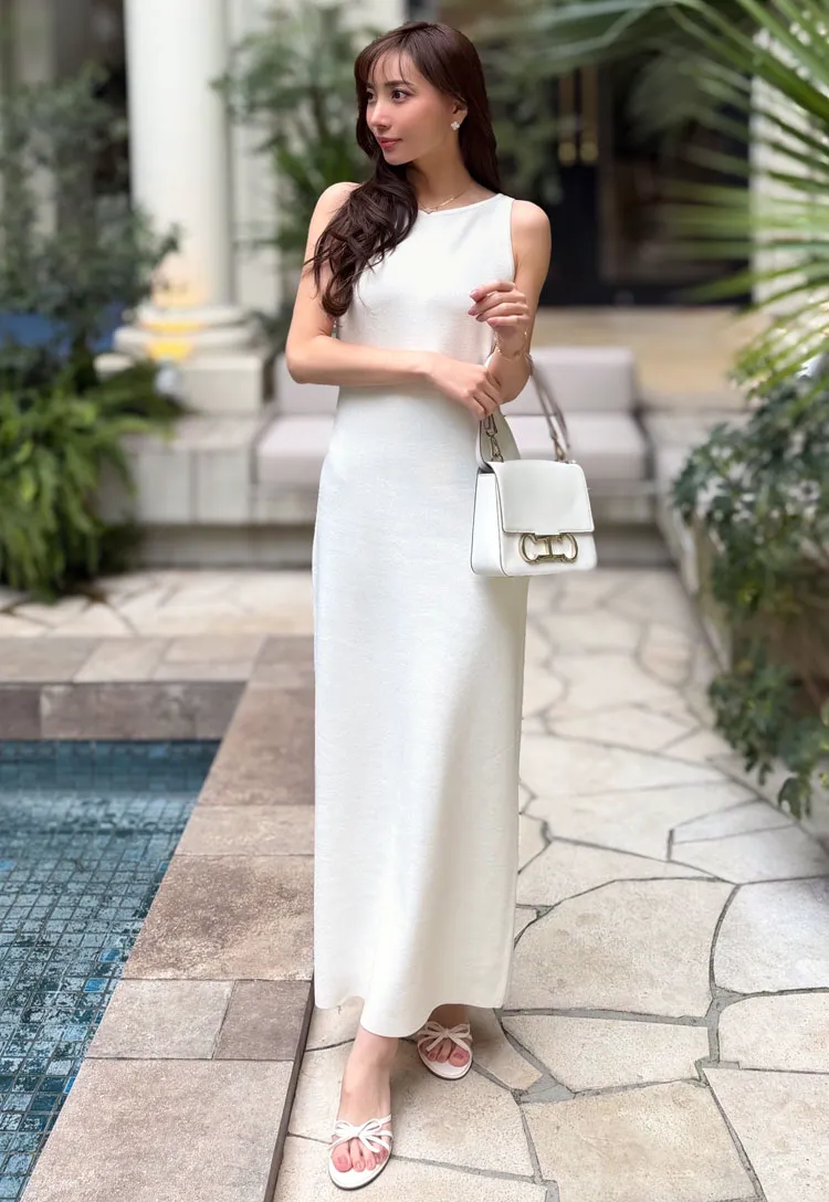 大人気インフルエンサー・岡部あゆみさん×神戸レタスのコラボアイテム