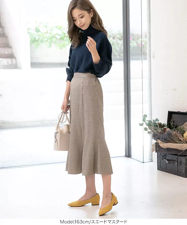 【美品】4.5cmVカットビジューパンプス ビジューモチーフVカットポインテッドトゥフラットパンプス