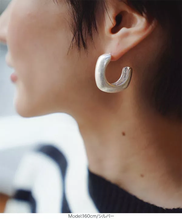 [ eriさんselect ]ボリュームクレセントピアス [J1017]
