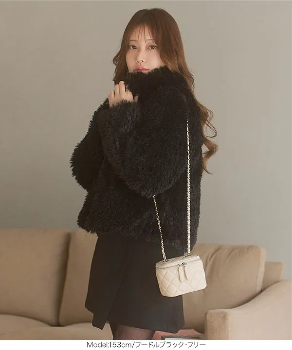 小澤美里さんコラボ ]リボンブローチつきエコファーショートコート