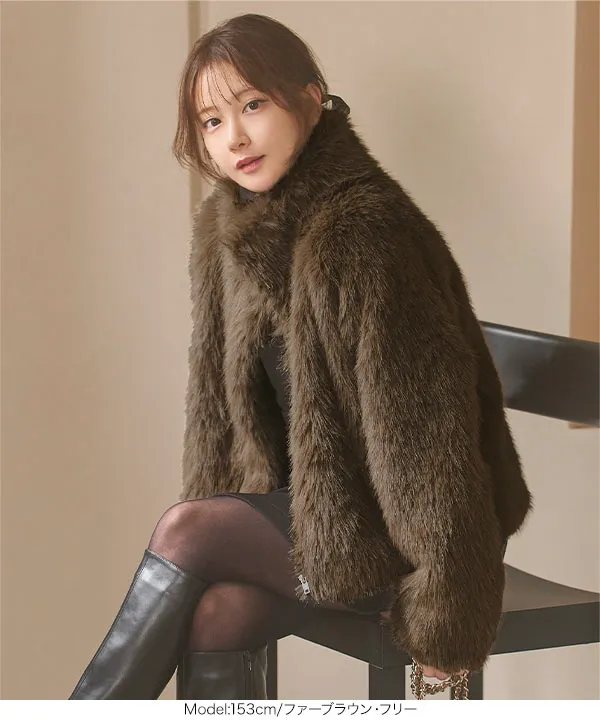 小澤美里さんコラボ ]リボンブローチつきエコファーショートコート